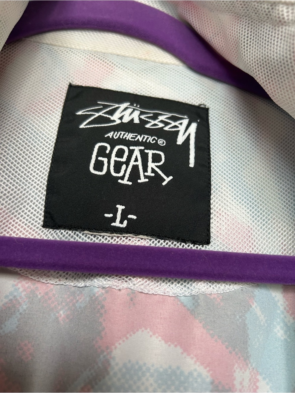 Stussy windbreaker features a vibrant "3D Camo" pattern custom added color - Picture 2 of 5